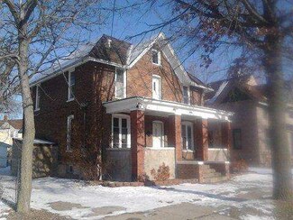 1442 Woodruff Ave, Rockford, IL 61104