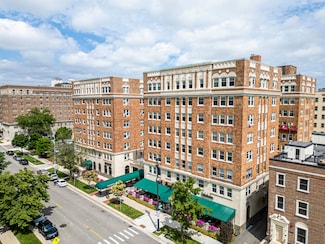 1028 E Juneau Ave Unit 320, Milwaukee, WI 53202