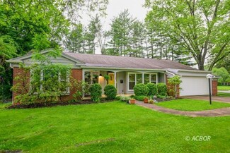 50 Eden Place, Athens, OH 45701