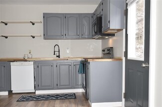 203 River Rd, Saint Johnsbury, VT 05819