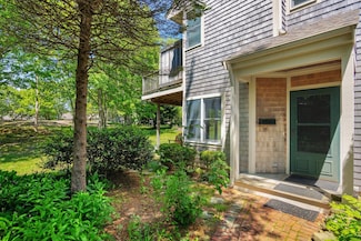 12 Wildflower Ln, Yarmouth Port, MA 02675