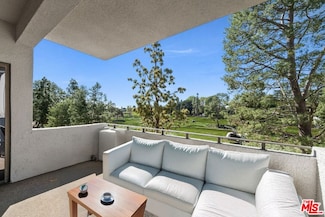 641 Wilcox Ave Unit 2C, Los Angeles, CA 90004
