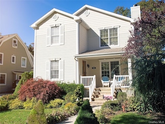 1543 William St, Merrick, NY 11566