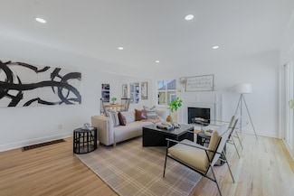 4715 Davenport Ave, Oakland, CA 94619