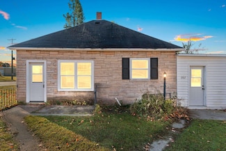 202 Sherman St, Oconto Falls, WI 54154