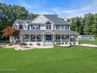 16 Amanda Ln, Howell, NJ 07731