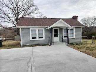 422 Thomas St, Eden, NC 27288