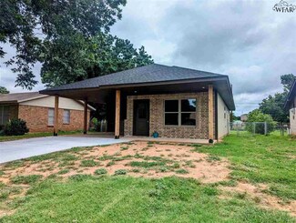 1023 Frances St, Burkburnett, TX 76354