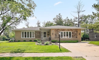15156 Chestnut Ln, Oak Forest, IL 60452