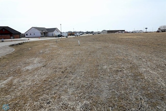 1753 Magnolia Ct, Wahpeton, ND 58075