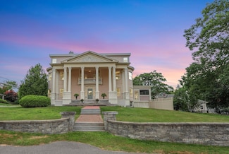 2241 Elm St, Manchester, NH 03104