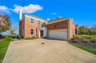 21401 Edgecliff Dr, Euclid, OH 44123