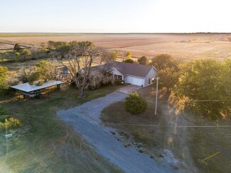 S Border Ave, Willow, OK 73673