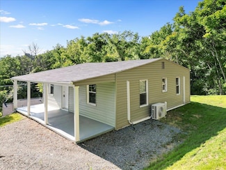 1015 Dora Hwy, Pulaski, VA 24301