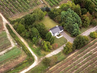 64 Harbor Rd, Morganville, NJ 07751