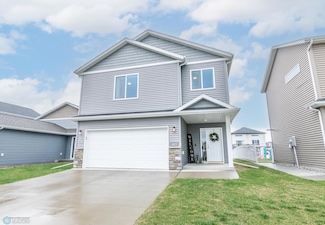 2706 Divide St W, West Fargo, ND 58078