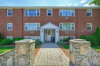 469 Sea St Unit 5, Quincy, MA 02169