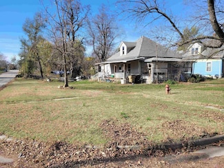401 N Vine St, Peabody, KS 66866