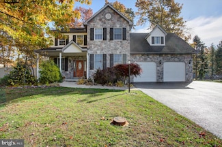 642 Eric Dr, Shippensburg, PA 17257