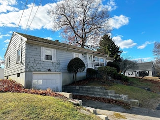 30 Maple St, Hudson, MA 01749