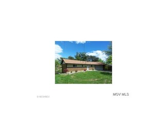 1135 Lakewood Cir, Washington, WV 26181
