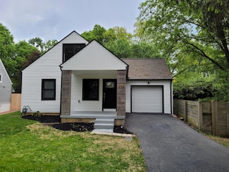 942 Chambers Cir, Columbus, OH 43212