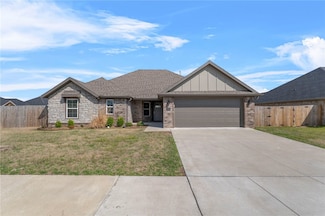 890 Fair Oaks St, Springdale, AR 72762