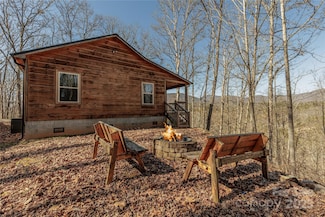 261 Holley Mountain Top Rd, Whittier, NC 28789