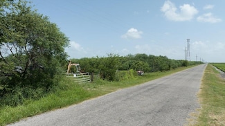 000 Gin Rd, Bayside, TX 78340