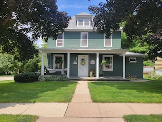 280 W Lewis St, Platteville, WI 53818