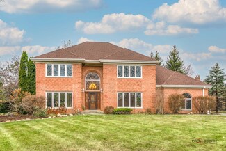 25800 N Arrowhead Dr, Mundelein, IL 60060