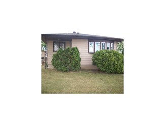 141 3rd St, Alburnett, IA 52202