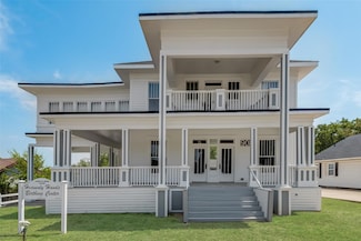 908 N Goliad St, Rockwall, TX 75087