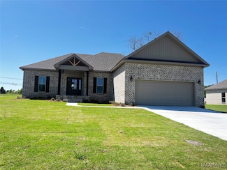 41 Bellwood Dr, Eclectic, AL 36024