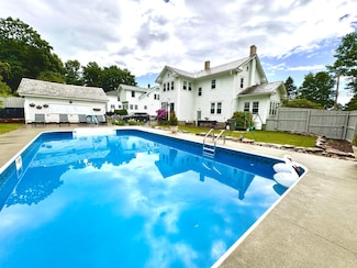 70 Litchfield Ave, Rutland, VT 05701