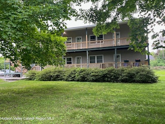 24 Gaffney Ln, Kinderhook, NY 12106