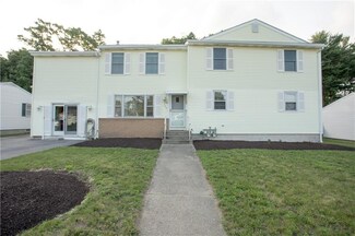 136 Zinnia Dr, Cranston, RI 02920