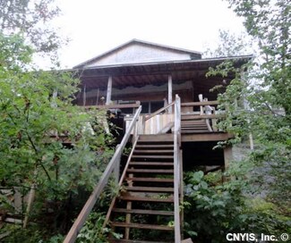 190 S Shore Prvt, Macomb, NY 13646