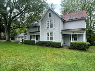 4850 Sawmill Rd, Clarence, NY 14031