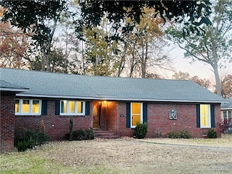 1315 Forest Brook Dr, Demopolis, AL 36732