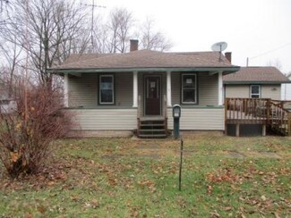 7 Beech St E, Three Oaks, MI 49128