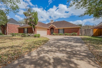 1519 S Medio River Cir, Sugar Land, TX 77478