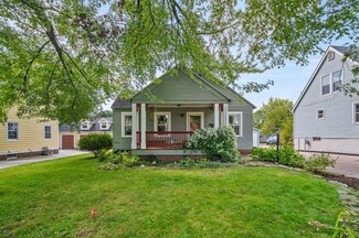908 36th St, Des Moines, IA 50312