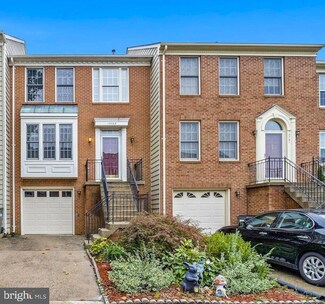 12789 Dogwood Hills Ln, Fairfax, VA 22033