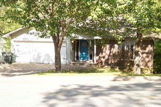 17 Connell Dr, Little Rock, AR 72205