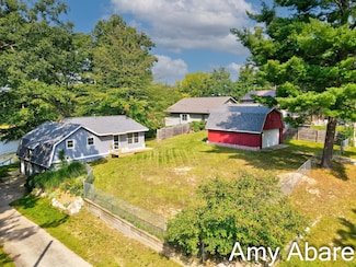 8165 S Island View Dr, Newaygo, MI 49337