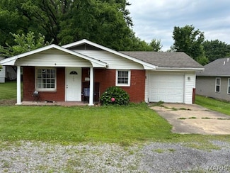 105 Druetta Ave, Scott City, MO 63780