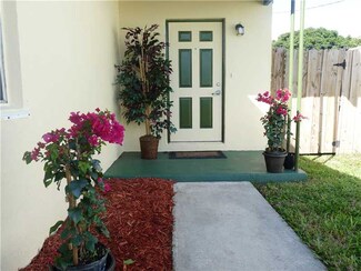 1745 NE 173rd St, North Miami Beach, FL 33162