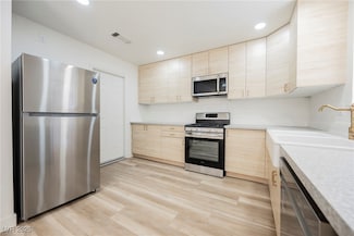 220 Bruin Way, Las Vegas, NV 89145