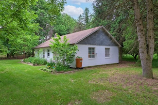 2750 E Euclid Ave, Benton Harbor, MI 49022